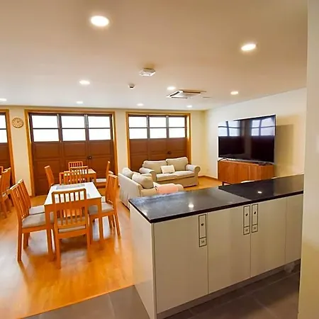 Albergue Lindo Vale 412 *