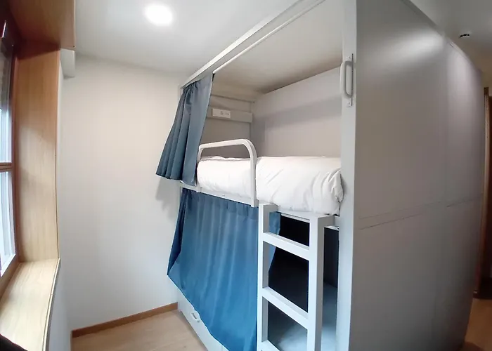 Hostal Lindo Vale 412 *