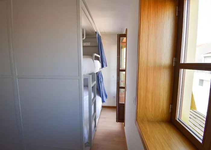 Hostal Lindo Vale 412 *